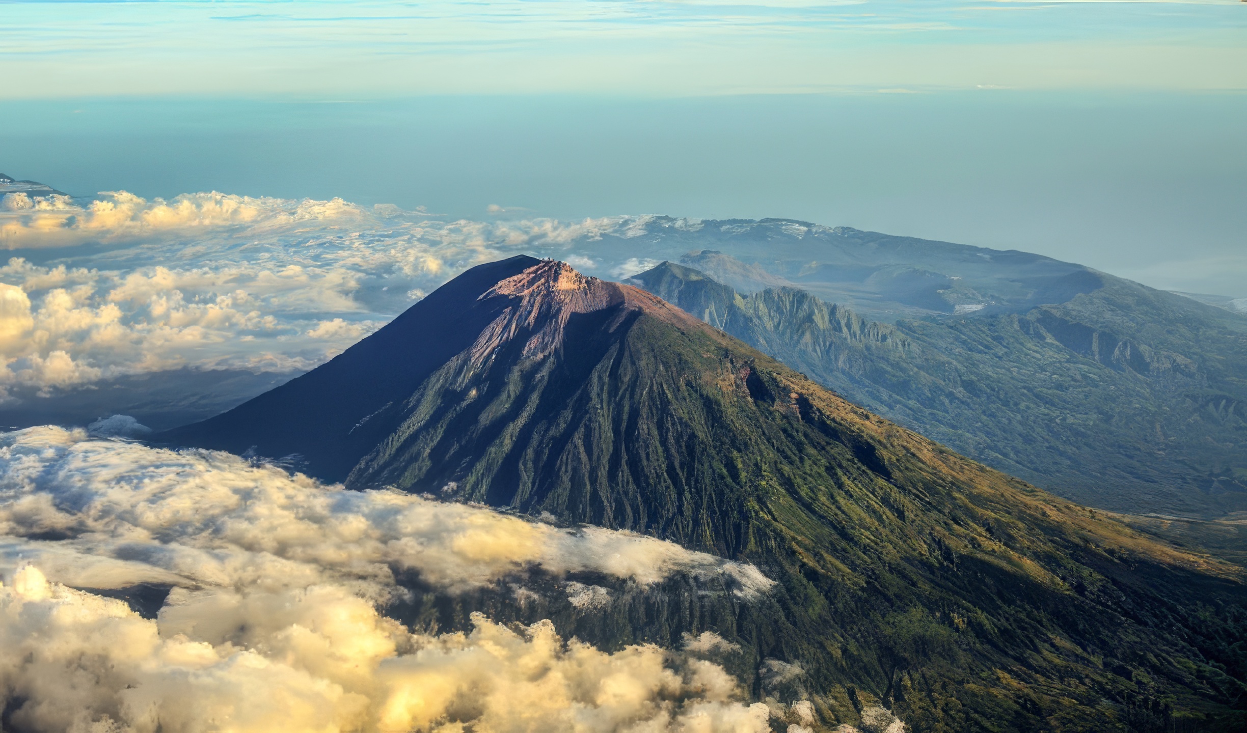 Mount Agung trekking tour