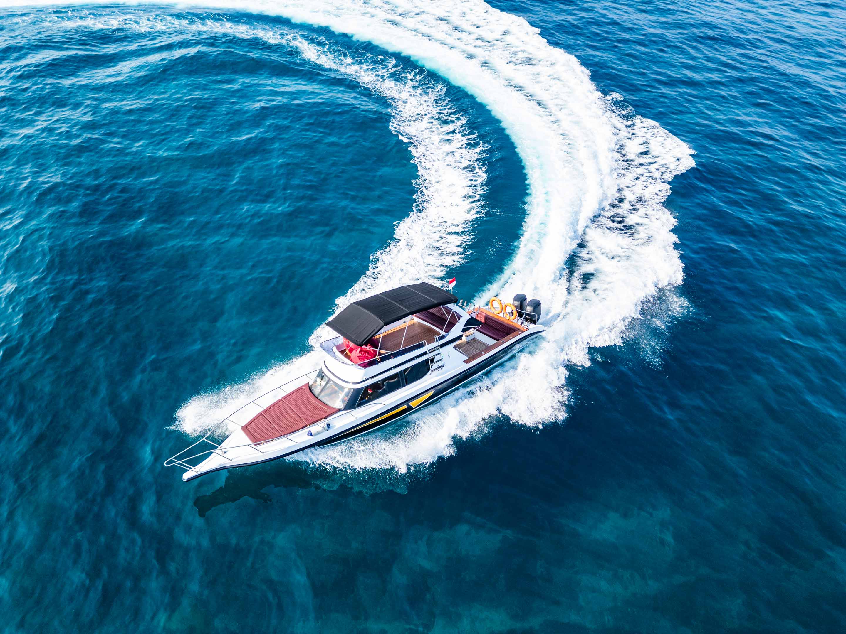 Queen Ruizi 12 yacht cruise