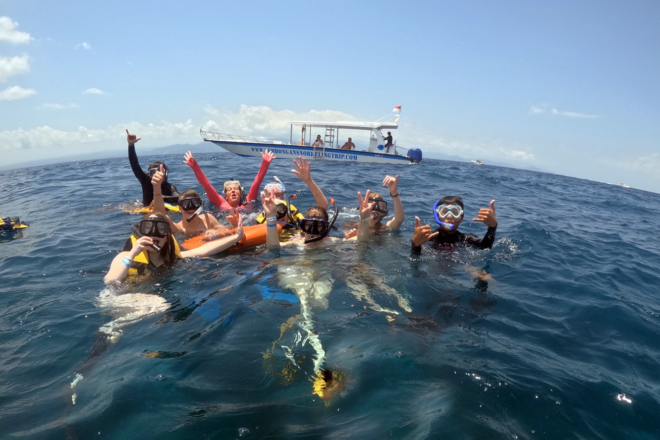 Snorkeling with manta rays