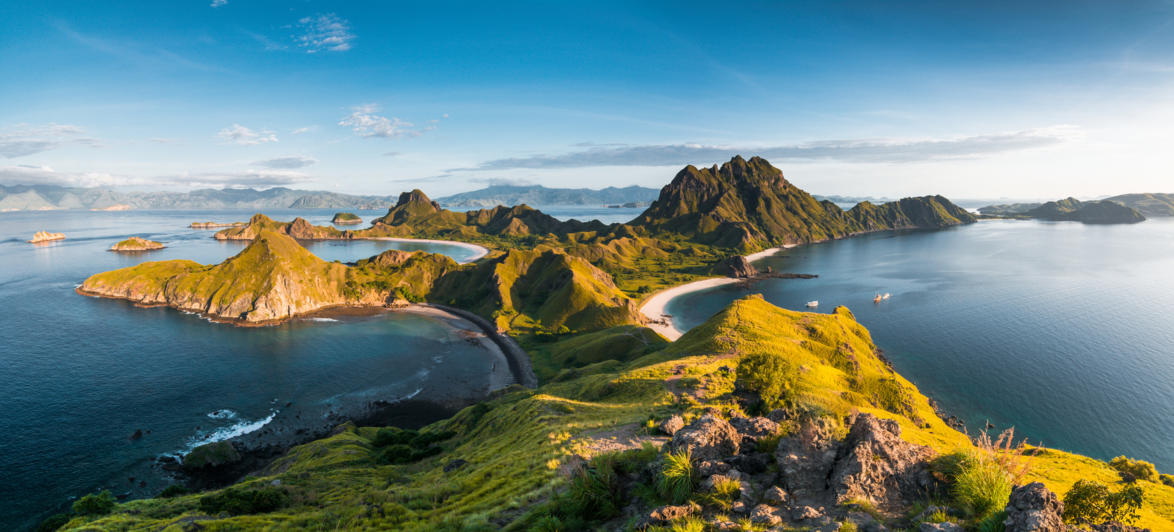 Komodo Boat Tour on Panrita